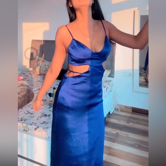 ZARA BLUE SATIN EFFECT CUT OUT DRESS - Picture 5 of 16